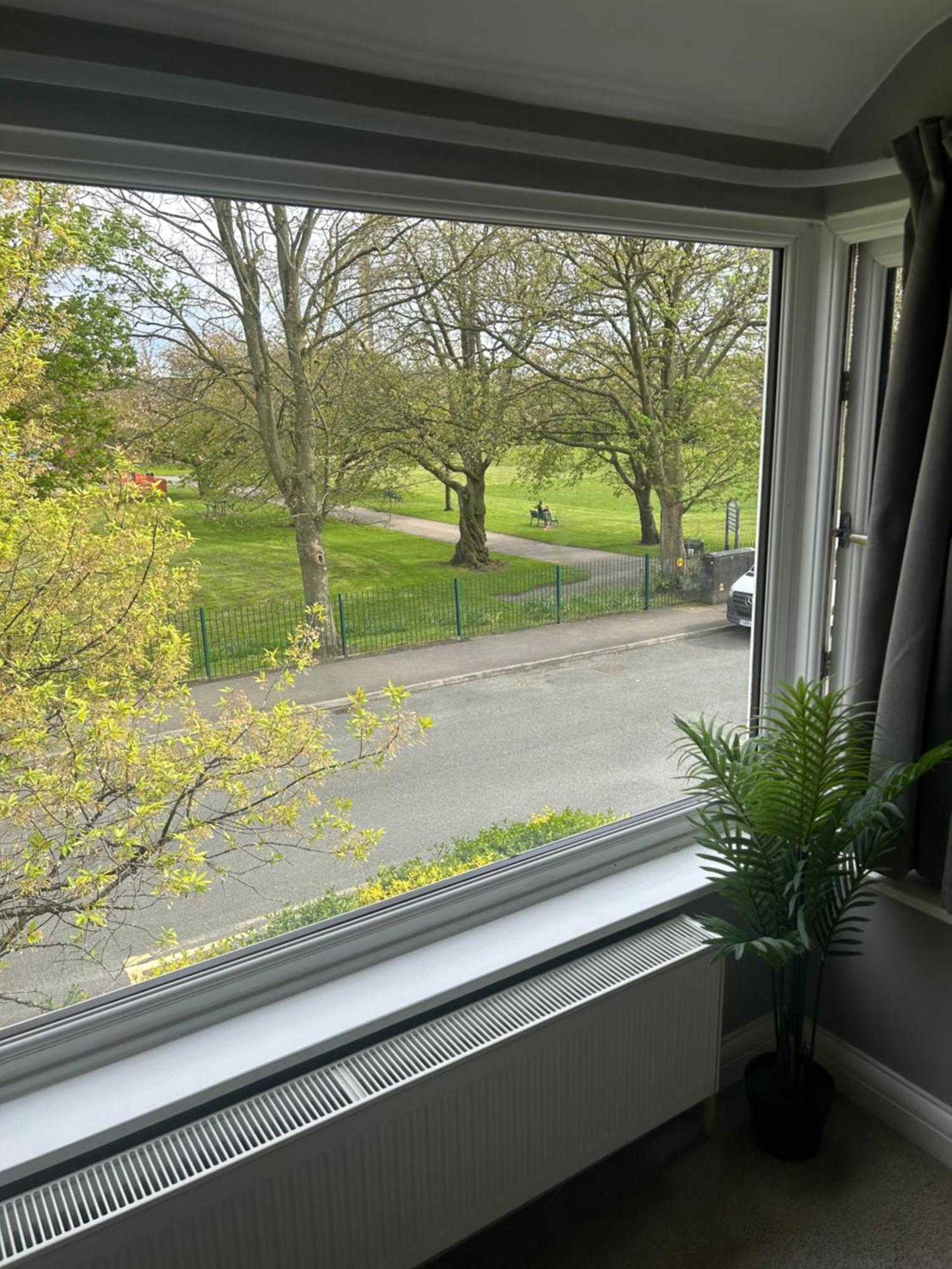 Lovely, Large Double Bedroom With Park View In Home Hazel Grove Zewnętrze zdjęcie