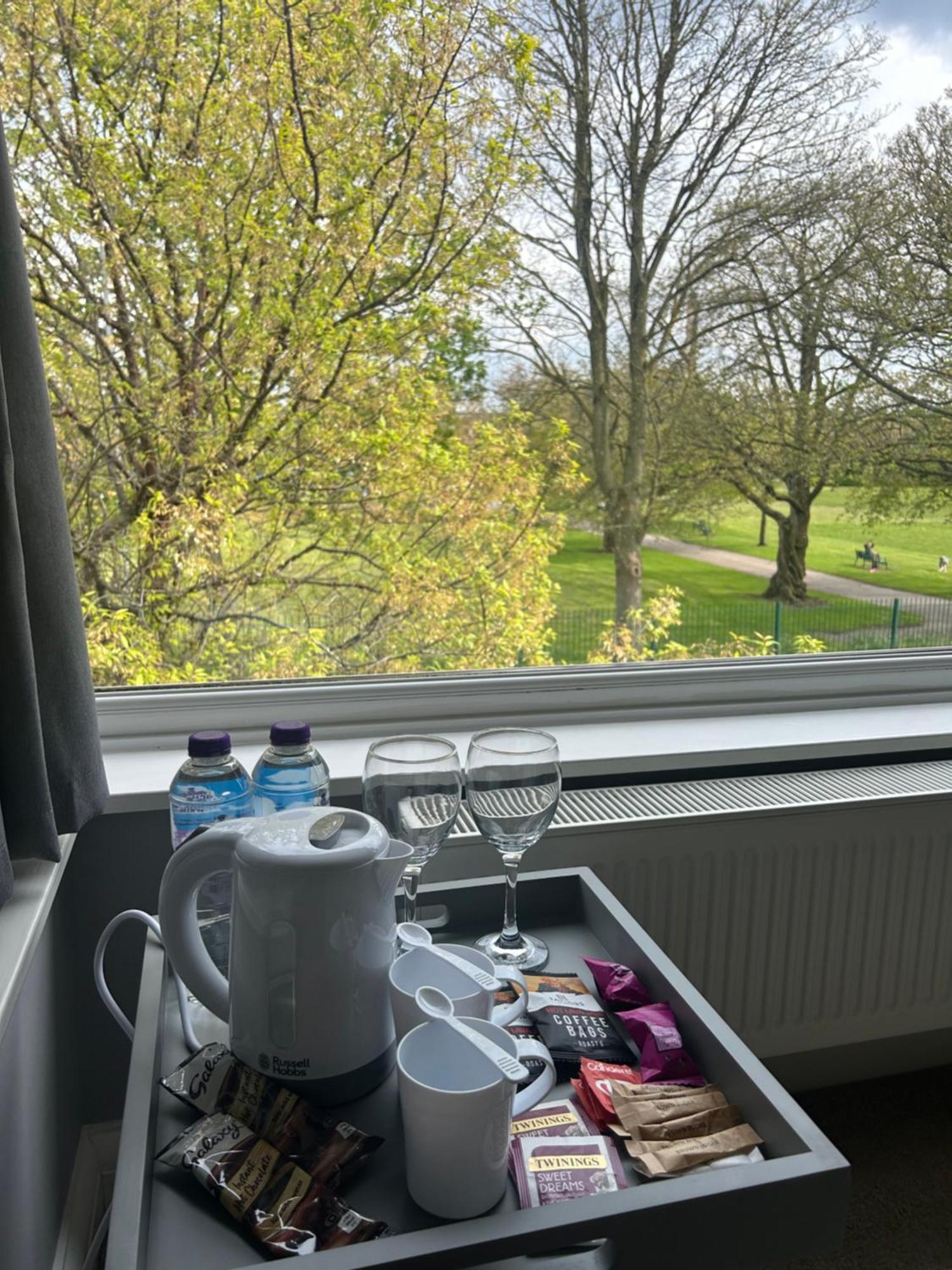 Lovely, Large Double Bedroom With Park View In Home Hazel Grove Zewnętrze zdjęcie